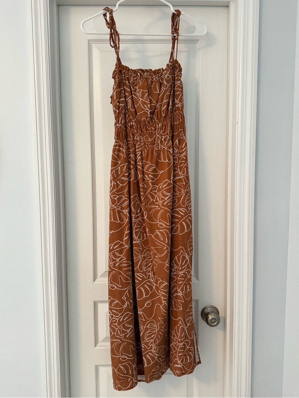 Sadie & Sage Rust Brown Midi Dress with White Leaf Print